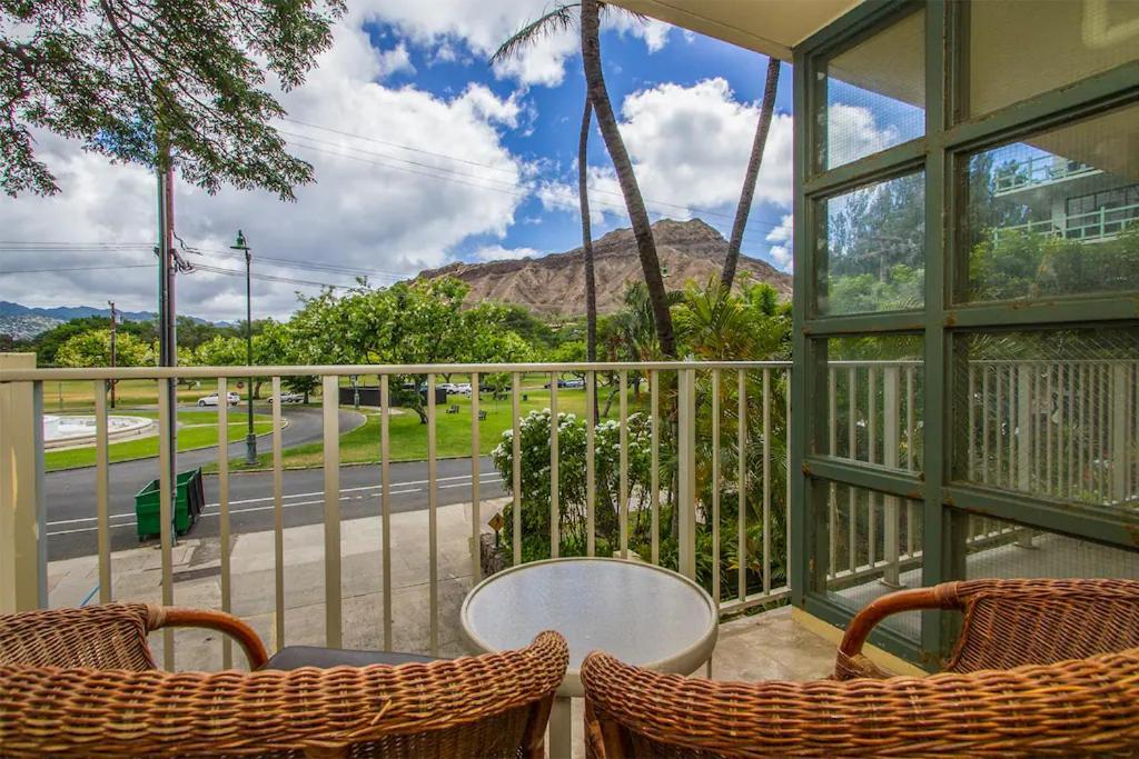 Diamond Head Beach Hotel โฮโนลูลู ภายนอก รูปภาพ